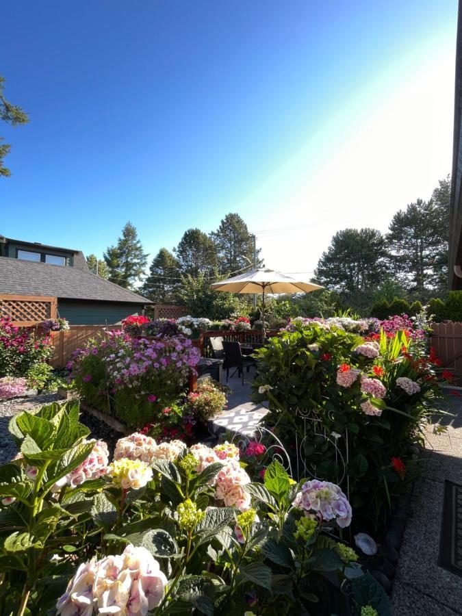 Garden Home In Victoria -Beautiful Home In Victoria Eksteriør billede
